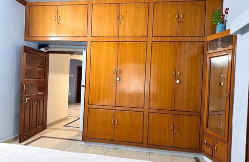 Bani Park Hotel | Top-Rated Ohh Hostler Jaipur: Family-Friendly & Breakfast Included