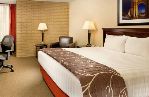 Tuttle House | Discover OHIO BEST 56: Family-Friendly with Pool & Breakfast