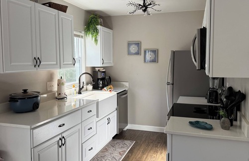Akron House | Ohio Towpath Paradise Luxury Canal-Side 3BR Pet-Friendly Near DT Akron!
