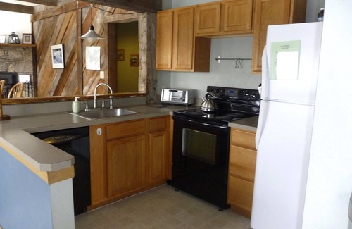 Mill Run House | Ideal Ohiopyle Retreat for Family Reunions and Relaxation