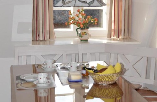 Wrixum Apartment | Discover Ohl Dörp 10: Family-Friendly Retreat in Wrixum