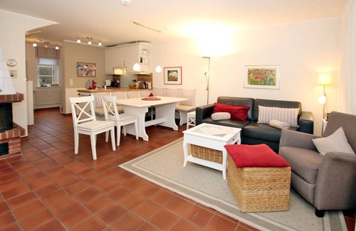 Wrixum Apartment | Inviting Ohl Dörp 22: Family-Friendly Stay in Wrixum