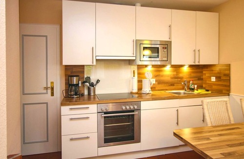 Wrixum Apartment | Cozy Ohl Dörp 22 Pastoratshof: Ocean View Retreat in Wrixum