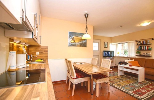 Wrixum Apartment | Cozy Ohl Dörp 22 Pastoratshof: Ocean View Retreat in Wrixum