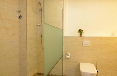 Wismar Hotel | Family-Friendly Ohlerich Speicher App_ 27 with High Ratings