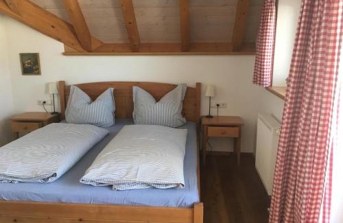 Isny im Allgaeu Apartment | Ohmayerhof: Oceanfront Family Retreat with Scenic Views