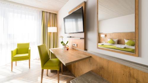 Geisingen Hotel | Guest Rated Comfort at OHO Rooms Geisingen - Family Friendly