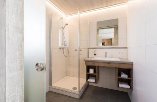 Geisingen Hotel | Guest Rated Comfort at OHO Rooms Geisingen - Family Friendly