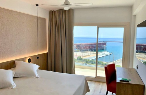 Almeria Centro Hotel | Discover Ohtels Gran Hotel Almería: A 4-Star Retreat