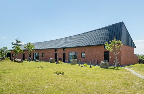 Hallim House | Perfect Ohyeongjae Villa: Poolside Retreat for Families