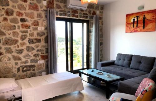 Kalo Chorio House | Idyllic Oikia Stone House in Kalo Chorio - Guest Rated 9.8