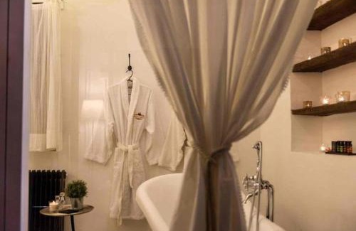 Vouni Bed & Breakfast | Relax at Oinou Strata - Adults Only with Hot Tub & Breakfast