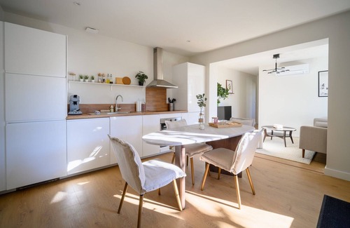 Castres House | OIQIA Clarisse Ivoire