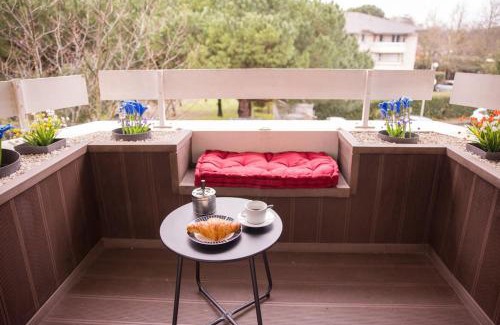 Fonbeauzard Apartment | Relax at Le Launaguet with Pool and Balcony Access