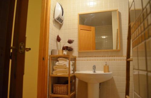Candeleda Apartment | Family-Friendly Retreat at Ojaranzo - Perfect for Kids!