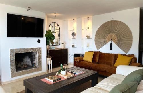 Ojen Apartment | Ojen Penthouse: 4-Star Retreat with Family & Pet Amenities