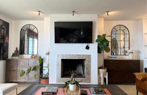 Ojen Apartment | Ojen Penthouse: 4-Star Retreat with Family & Pet Amenities