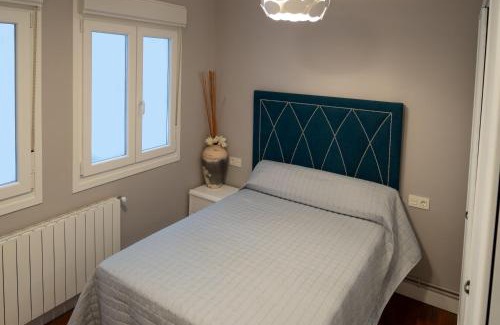 Ametzola Apartment | Stylish Ok Bilbao: Family-Friendly 4-Star Getaway