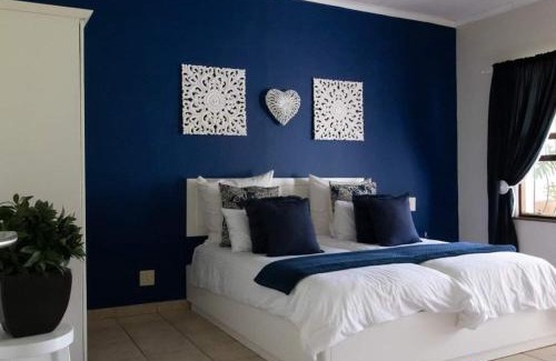 Erongo Cabin | Relax at Okajo Safari Lodge with Oceanfront Pool Access