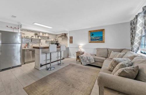 Fort Walton Beach House | Pet-Friendly 1BR Condo on Beautiful Okaloosa Island