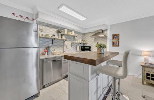 Fort Walton Beach House | Pet-Friendly 1BR Condo on Beautiful Okaloosa Island