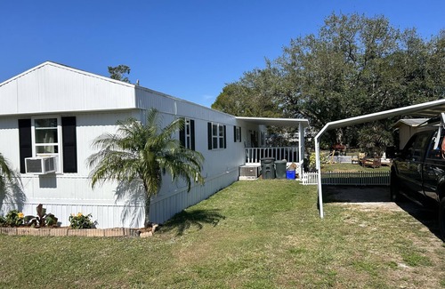 Taylor Creek House | Relaxing Okeechobee Canal Getaway with Dock and Spa