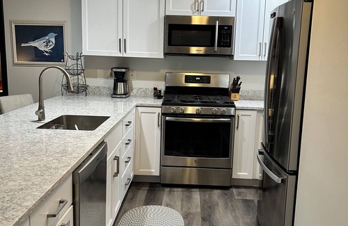 Ludlow Condo | Experience Okemo Ski in-Ski Out Condo with Pool & Hot Tub