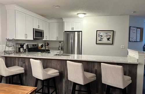 Ludlow Condo | Experience Okemo Ski in-Ski Out Condo with Pool & Hot Tub