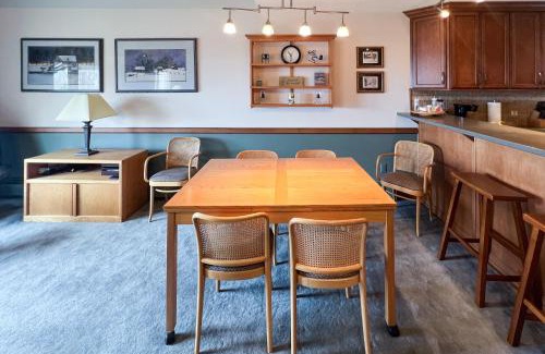 Ludlow Apartment | Pet-Friendly Retreat at Okemo Trailside 36E for Families