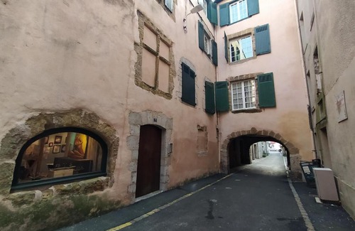 Mont-de-Marsan Apartment | Discover Okera du Moun: Family-Friendly Getaway Awaits