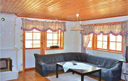 Monsteras House | Budget-Friendly Stay at Okn with Family Amenities