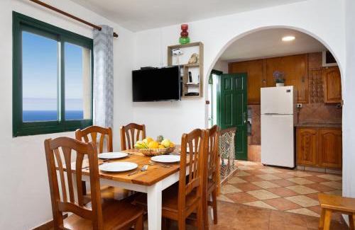 La Matanza de Acentejo House | Discover OkStay El Mar y Tú: Family & Pet-Friendly Retreat