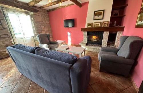 Sarria House | Discover Oktheway Casa da Escola: 4-Star Family Retreat