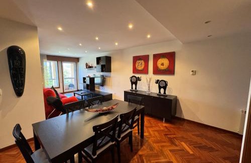 Culleredo Apartment | Discover Oktheway O Burgo: Family & Pet Friendly Retreat