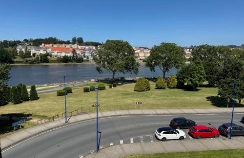 Culleredo Apartment | Discover Oktheway O Burgo: Family & Pet Friendly Retreat
