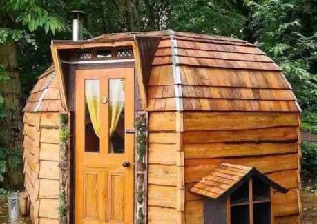 Coxwold Ski Chalet | Pet-Friendly Oku Wooden Pod at Newburgh Priory Estate