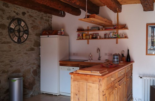 Cazaux-Frechet-Aneran-Camors House | Outstanding Old Mountain House: Pet-Friendly Retreat Awaits