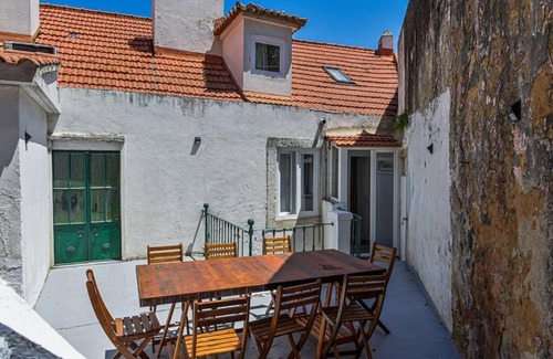 Socorro Apartment | Discover Ola Lisbon - Castelo II: Family-Friendly Retreat