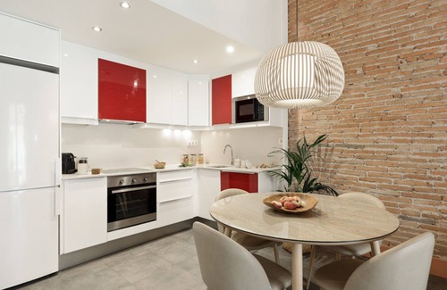 El Raval Apartment | Experience OLA LIVING MACBA 2: Rated 9.2/10 with Spa & Kitchen