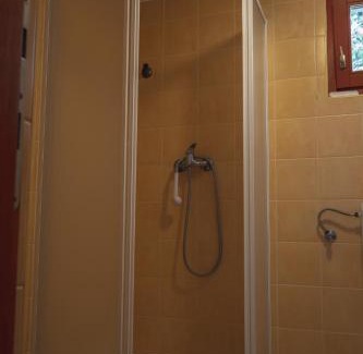 Berekfurdo House | Inviting Olajos Apartman with Ocean View & Hot Tub