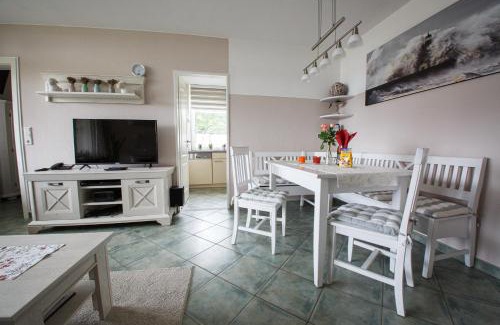 Wyk auf Foehr Apartment | Pet-Friendly Oland Whg 1 Wattläufer with Private Pool