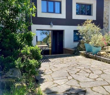 Priesca House | Olas y Flores Silvestres 2: Family-Friendly Retreat