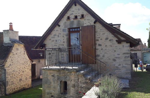 Lentillac-du-Causse House | Renovated Bakery Retreat with Spa & Pool in Scenic Village