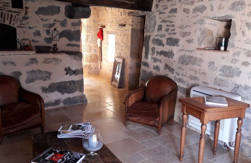 Lentillac-du-Causse House | Renovated Bakery Retreat with Spa & Pool in Scenic Village