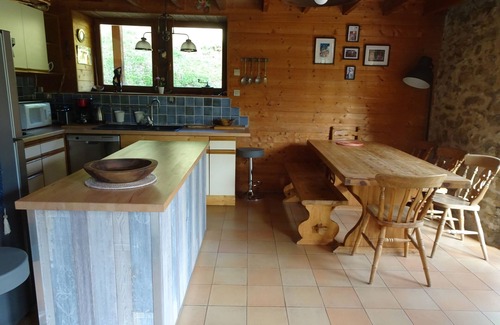 Theys House | Charming Renovated Barn with Pool & Ocean View, Rated 9.8