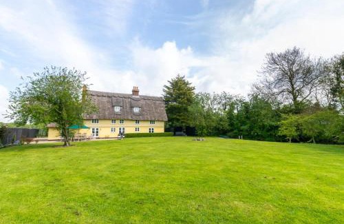 Stowmarket House | Unforgettable Family Stay at Old Black Horse Farm