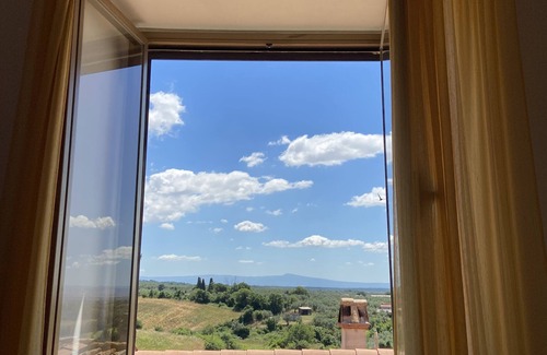 Tessennano Apartment | Explore Maremma’s Hidden Gem: Olive Groves & Etruscan Wonders