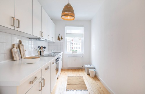 Eimsbuettel Apartment | Elegant Schanzenwohnung "KANU" with Spa & Breakfast