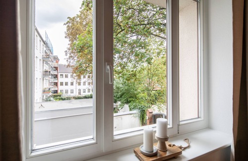 Eimsbuettel Apartment | Elegant Schanzenwohnung "KANU" with Spa & Breakfast