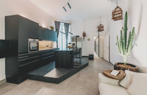 Prenzlauer Berg Apartment | Old building loft for 12 people at Alexanderplatz